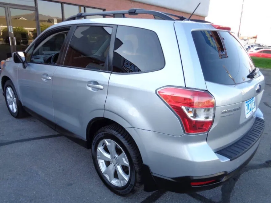 2014 Subaru Forester 2.5i Premium photo 1
