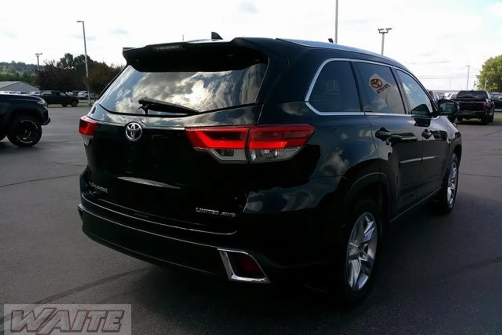 2018 Toyota Highlander Limited photo 1