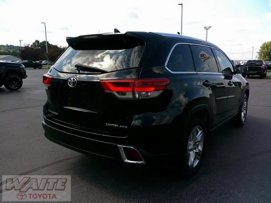 2018 Toyota Highlander Limited photo 1