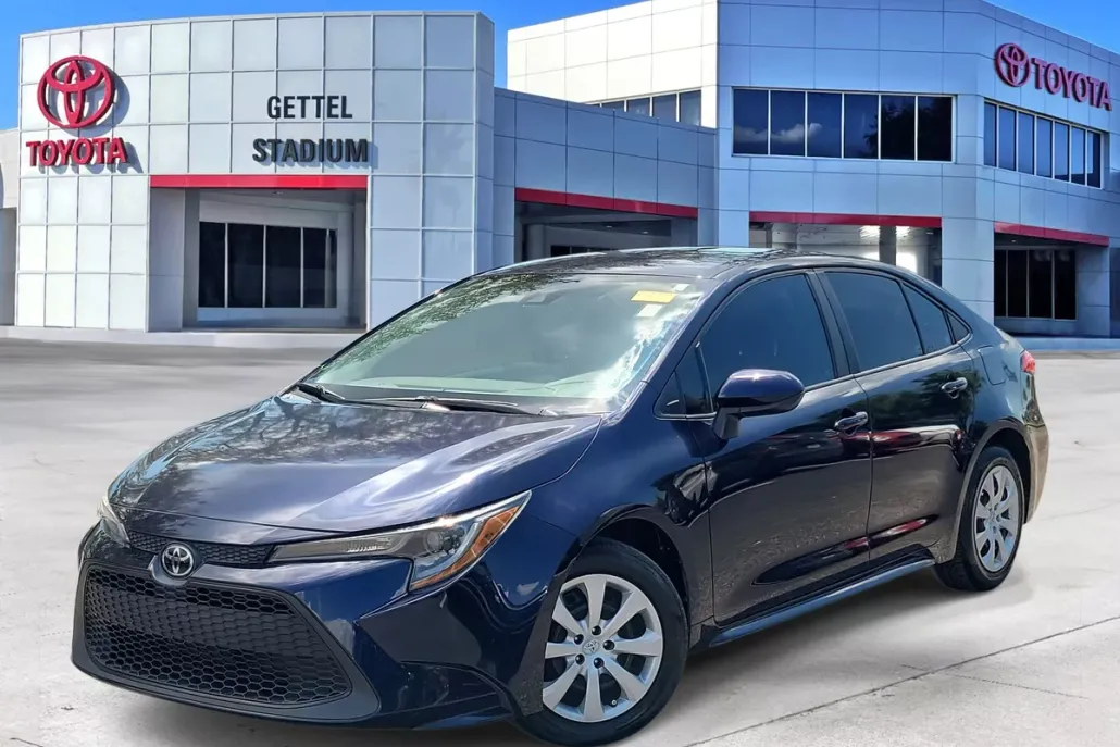 2022 Toyota Corolla LE photo 1