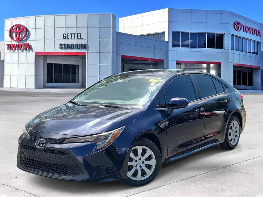 2022 Toyota Corolla LE photo 1
