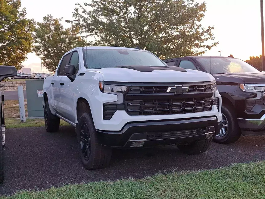2025 Chevrolet Silverado 1500 LT Trail Boss photo 1