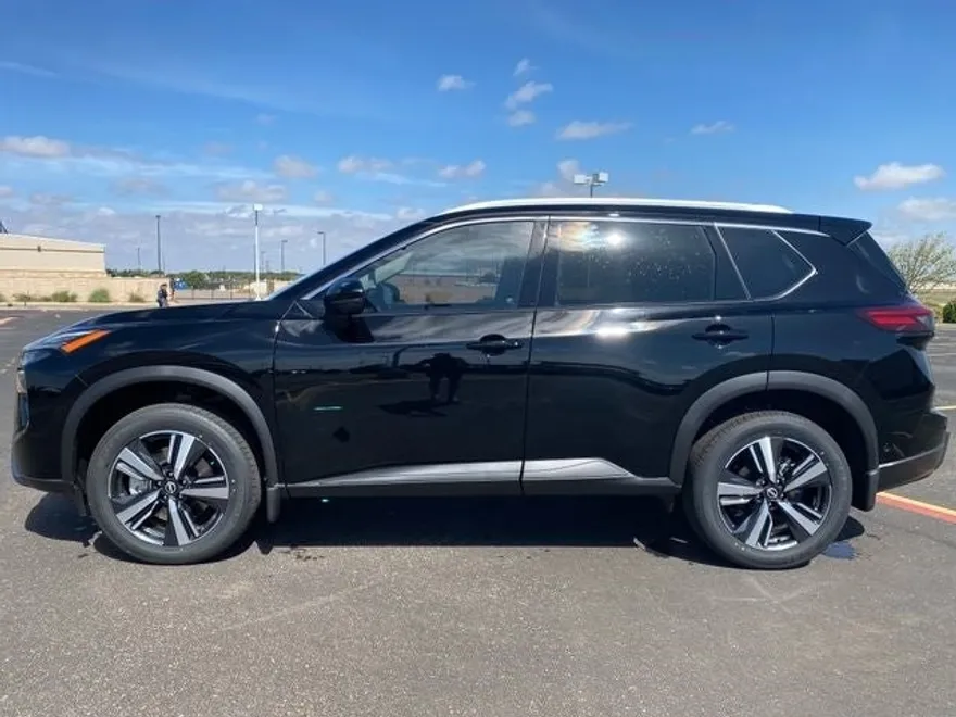 2025 Nissan Rogue SL photo 1