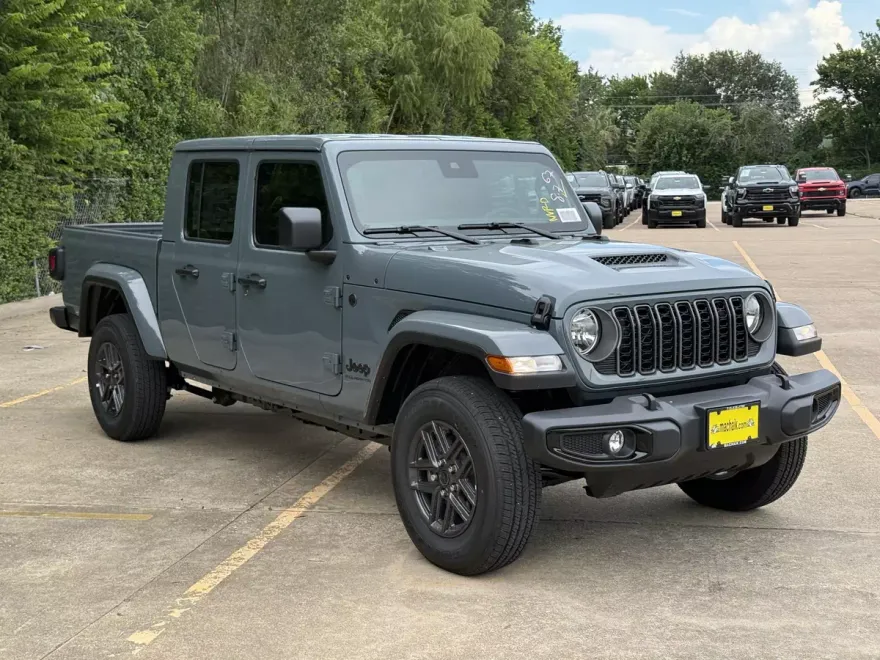 2025 Jeep Gladiator Sport S photo 1