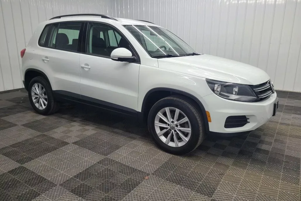 2018 Volkswagen Tiguan Limited Sport photo 1