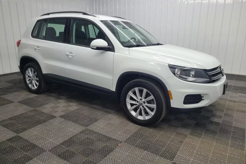 2018 Volkswagen Tiguan Limited Sport photo 1