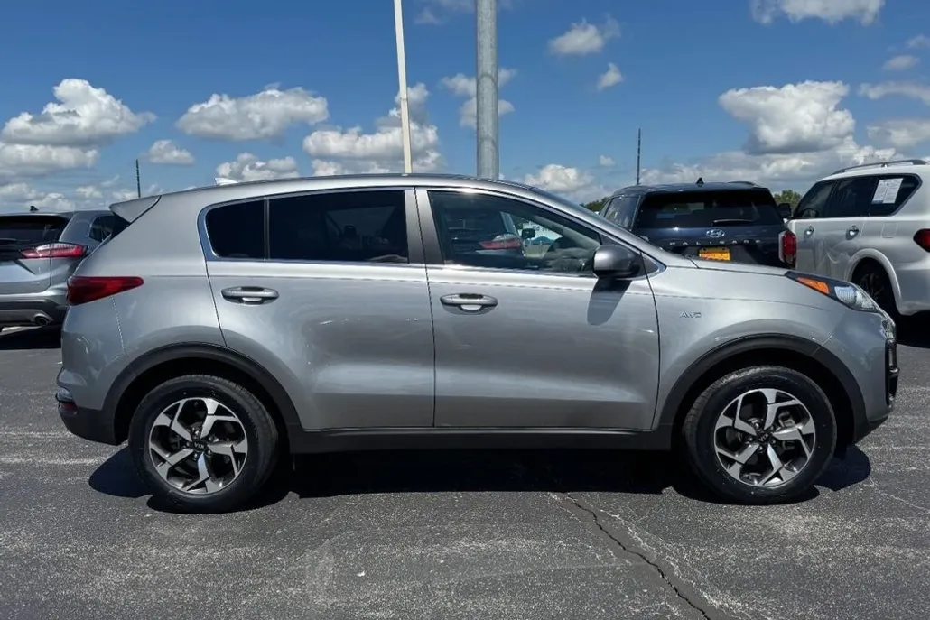2020 Kia Sportage LX photo 1