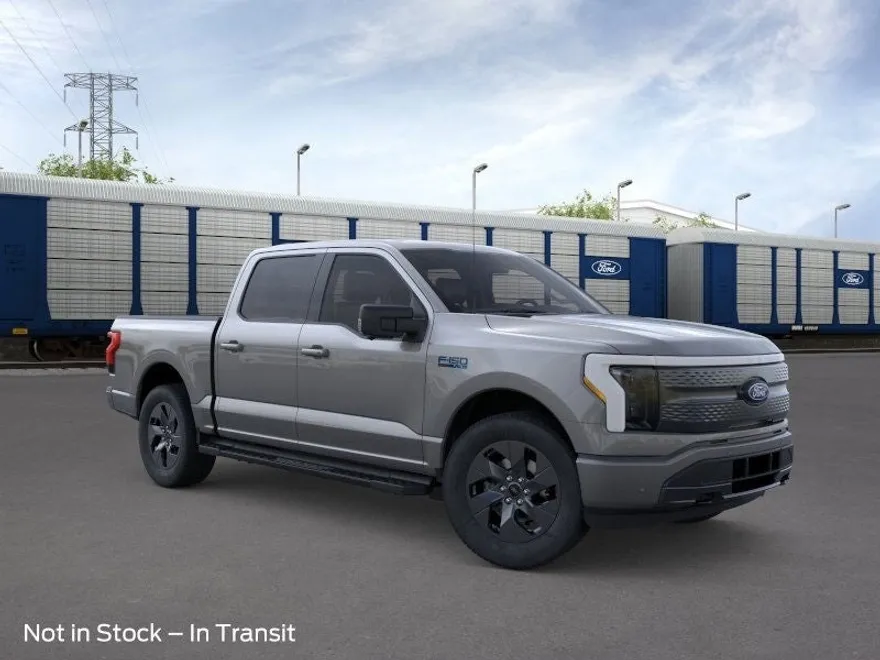 2025 Ford F-150 Lightning photo 1