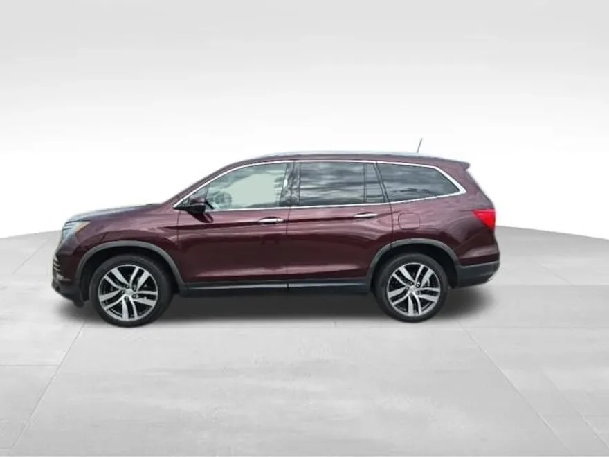 2016 Honda Pilot Touring photo 1