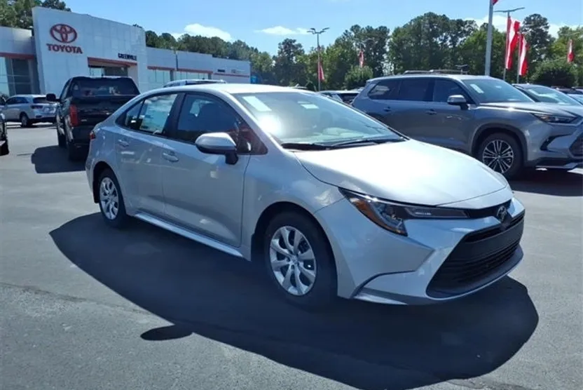 2026 Toyota Corolla LE photo 1