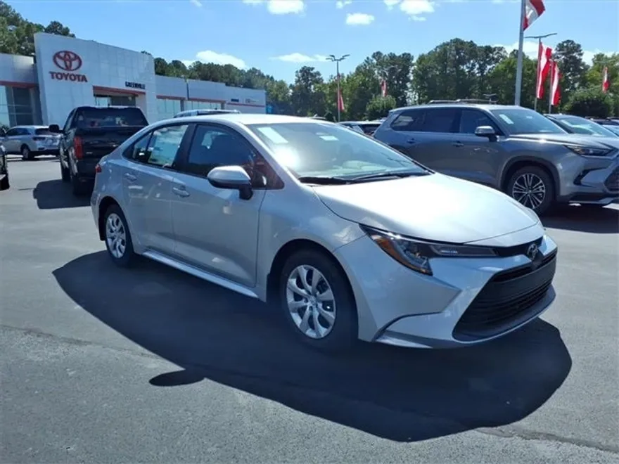 2026 Toyota Corolla LE photo 1