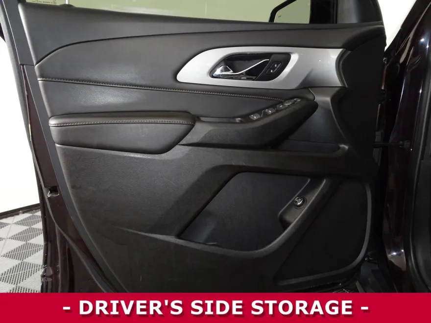 2020 Chevrolet Traverse photo 1