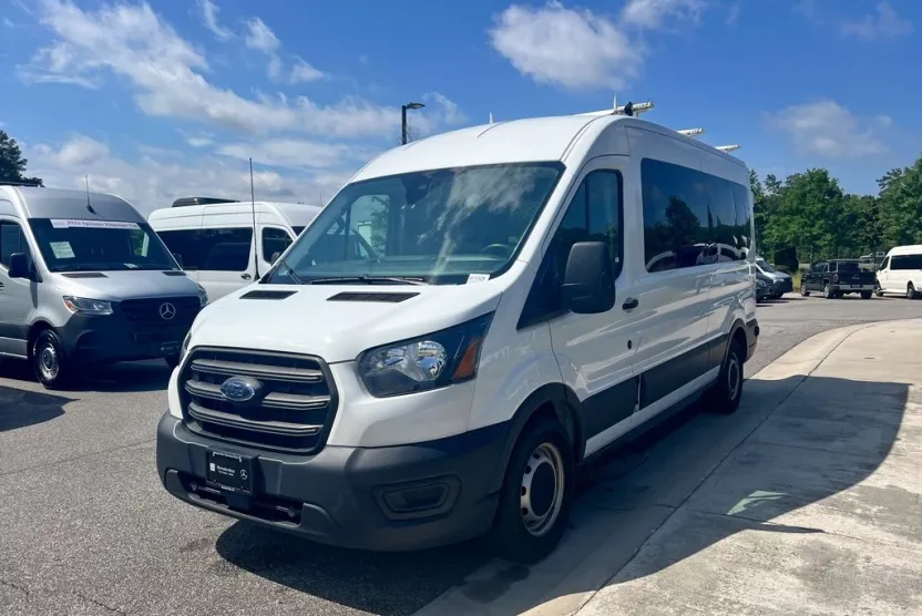 2020 Ford Transit Passenger XL photo 1