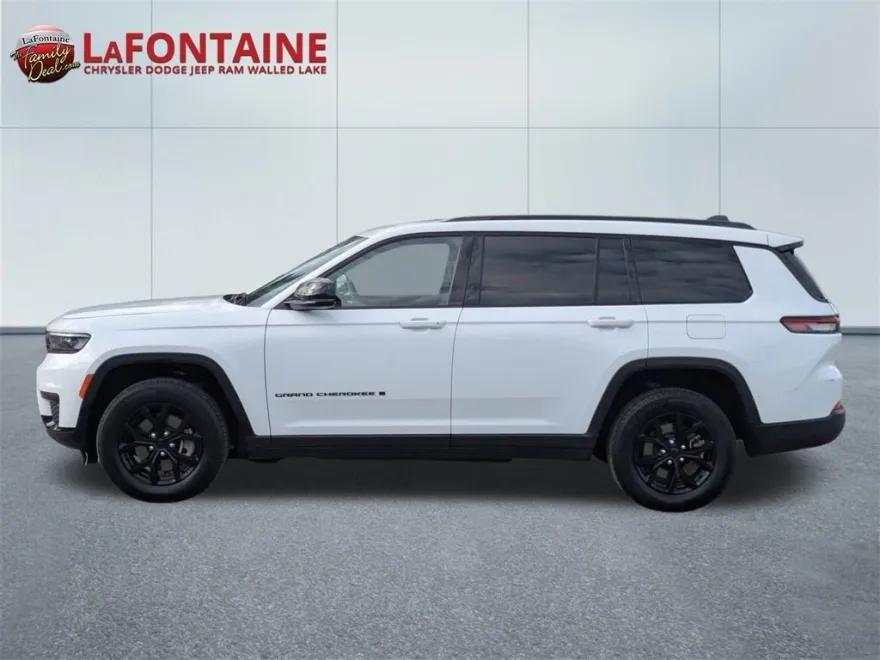 2024 Jeep Grand Cherokee Altitude photo 1