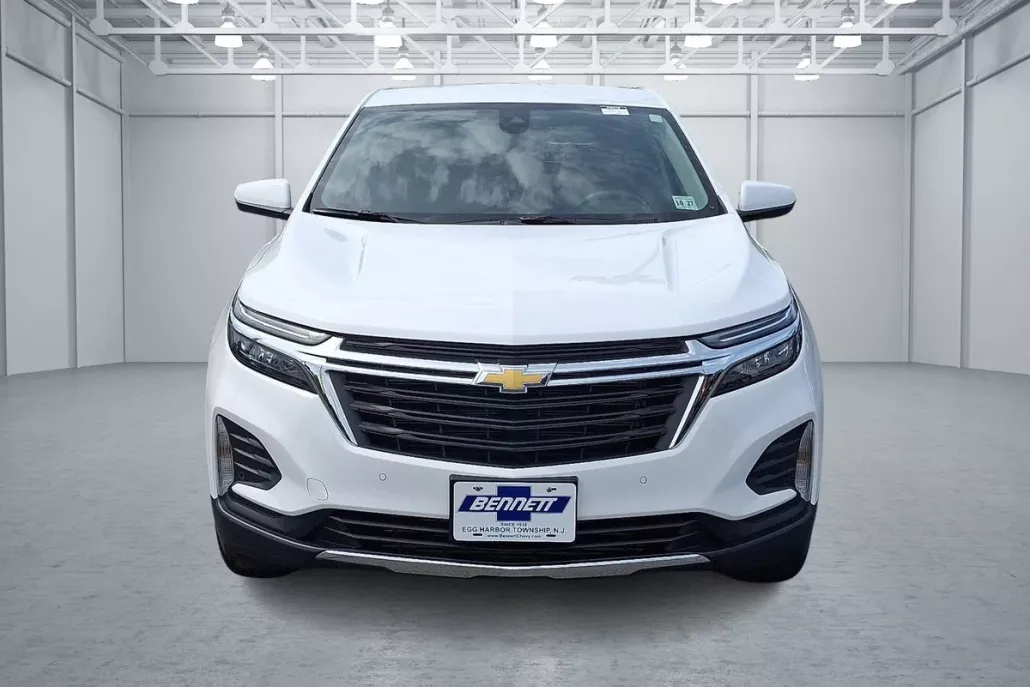 2022 Chevrolet Equinox LT photo 1