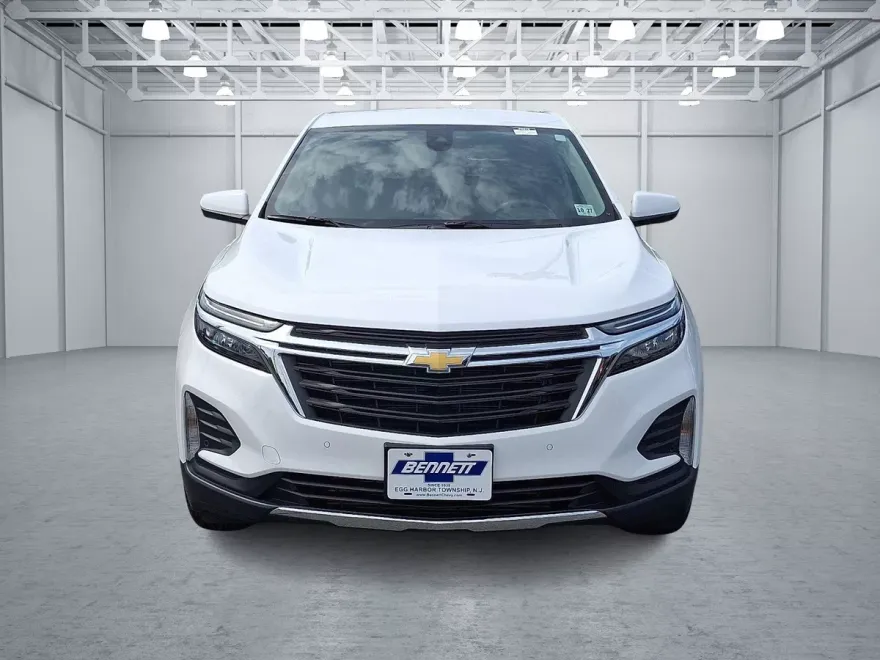 2022 Chevrolet Equinox LT photo 1