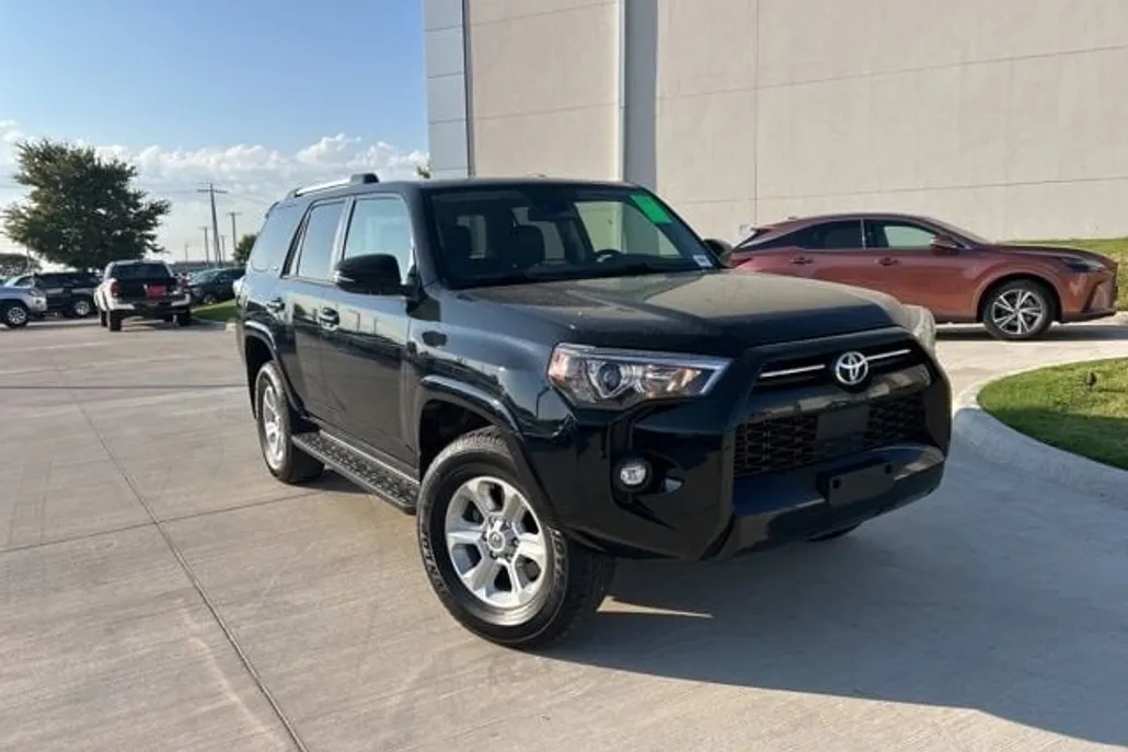 2024 Toyota 4Runner SR5 Premium photo 1