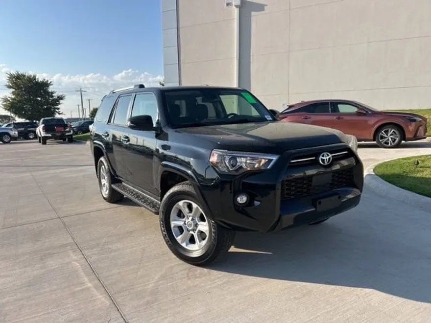 2024 Toyota 4Runner SR5 Premium photo 1