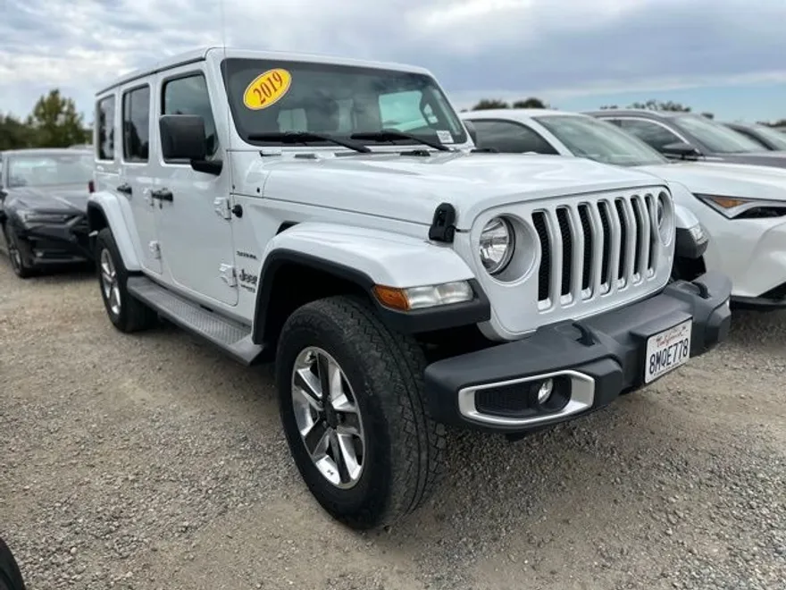 2019 Jeep Wrangler Unlimited Sahara photo 1