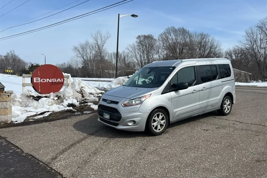 2016 Ford Transit XLT photo 1