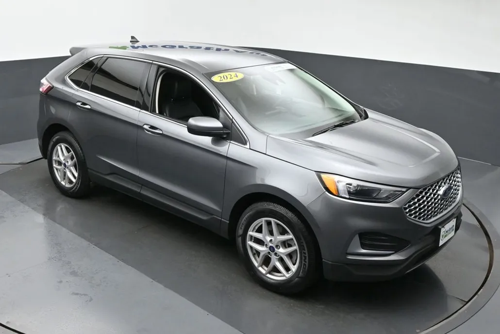 2024 Ford Edge SEL photo 1