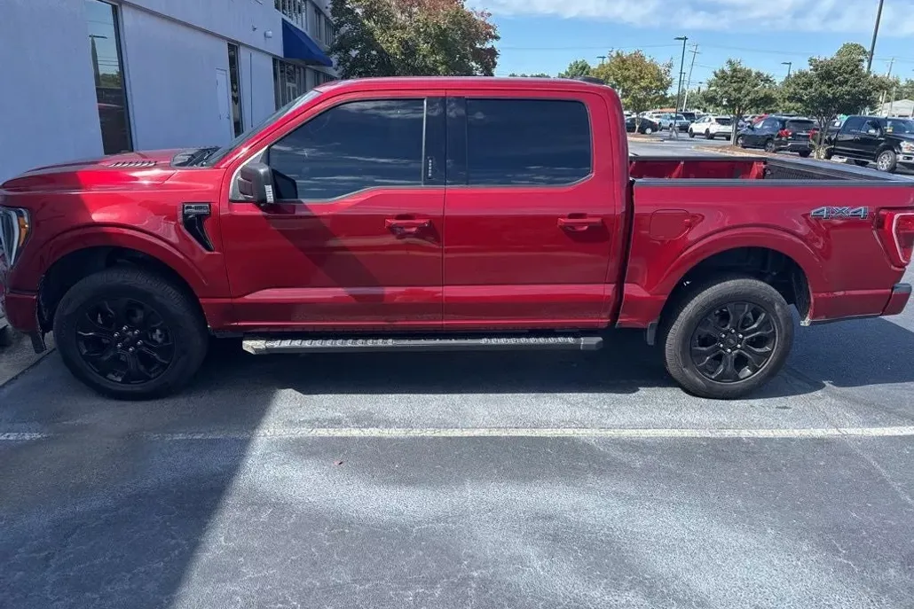 2022 Ford F-150 XLT photo 1