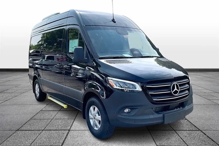 2025 Mercedes Benz Sprinter 2500 144 WB photo 1