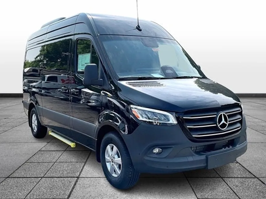 2025 Mercedes Benz Sprinter 2500 144 WB photo 1