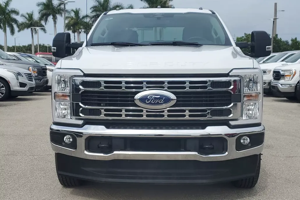 2024 Ford F-350 XLT photo 1