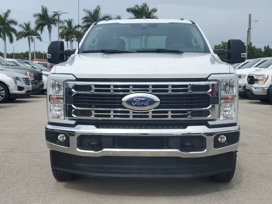 2024 Ford F-350 XLT photo 1