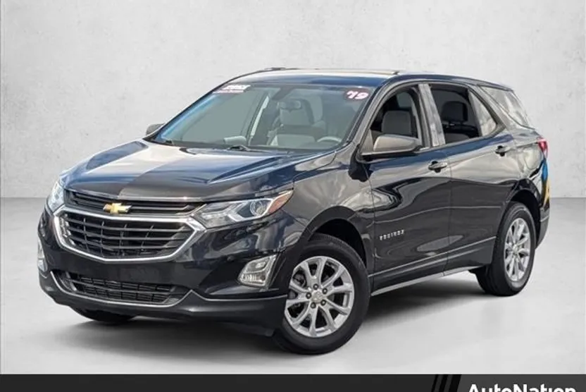 2019 Chevrolet Equinox LS photo 1