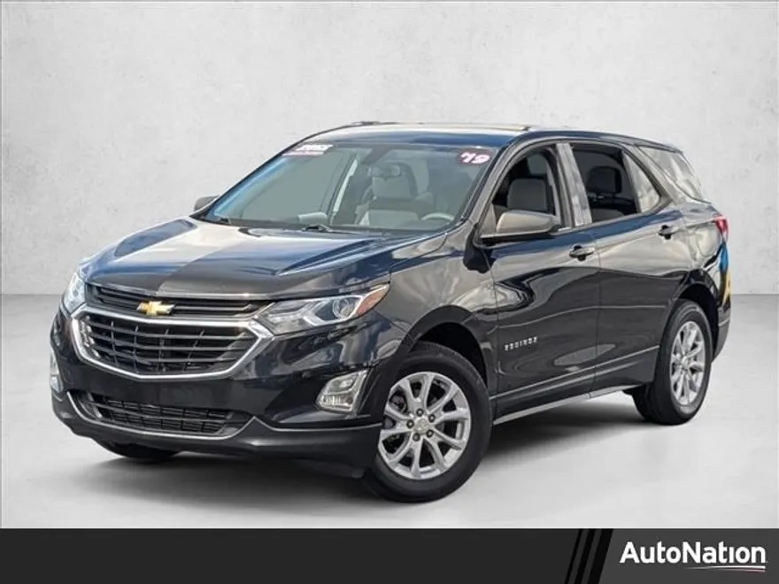 2019 Chevrolet Equinox LS photo 1
