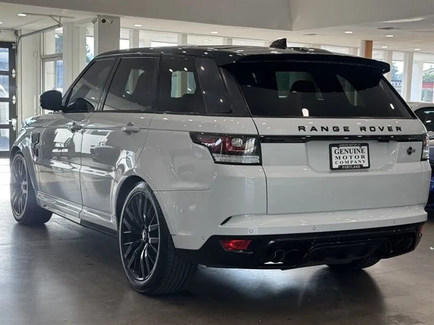 2017 Land Rover Range Rover Sport SVR photo 1