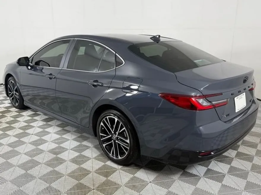 2025 Toyota Camry XLE photo 1