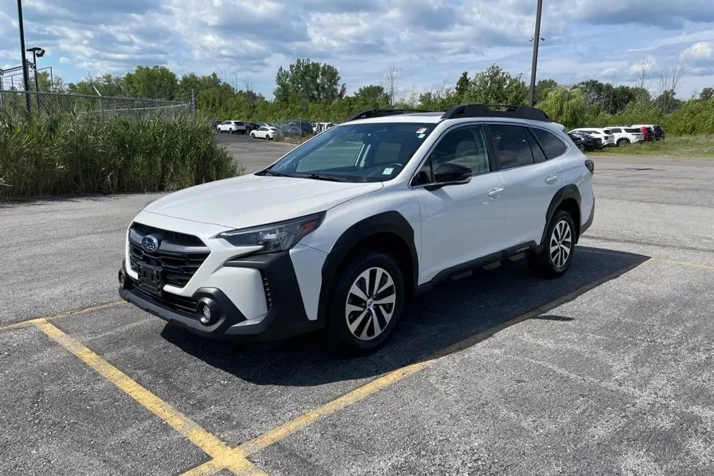 2024 Subaru Outback Premium photo 1