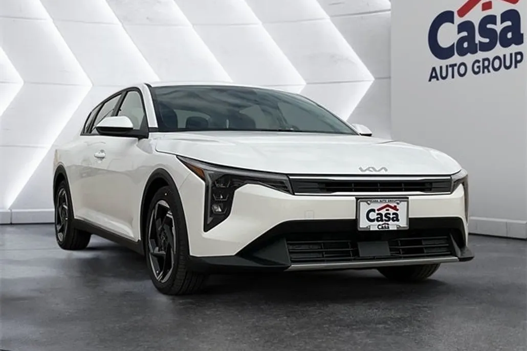 2025 Kia K4 EX photo 1