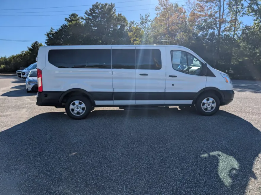 2018 Ford Transit Passenger XLT photo 1