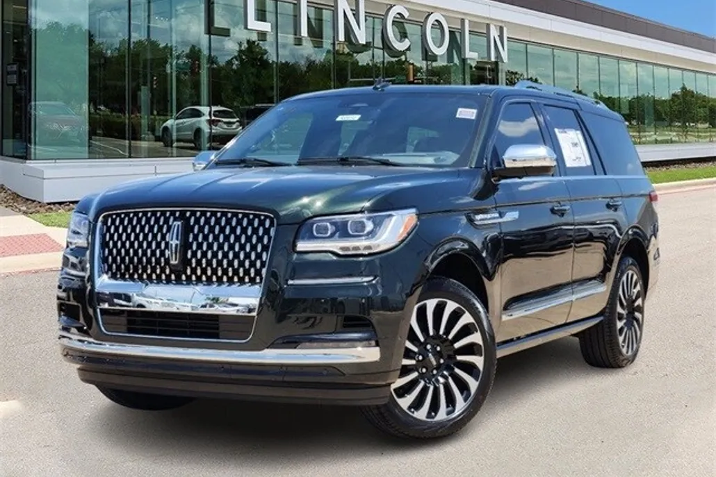 2024 Lincoln Navigator Black Label photo 1