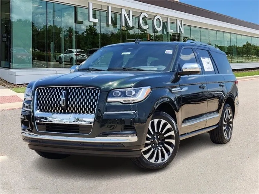 2024 Lincoln Navigator Black Label photo 1