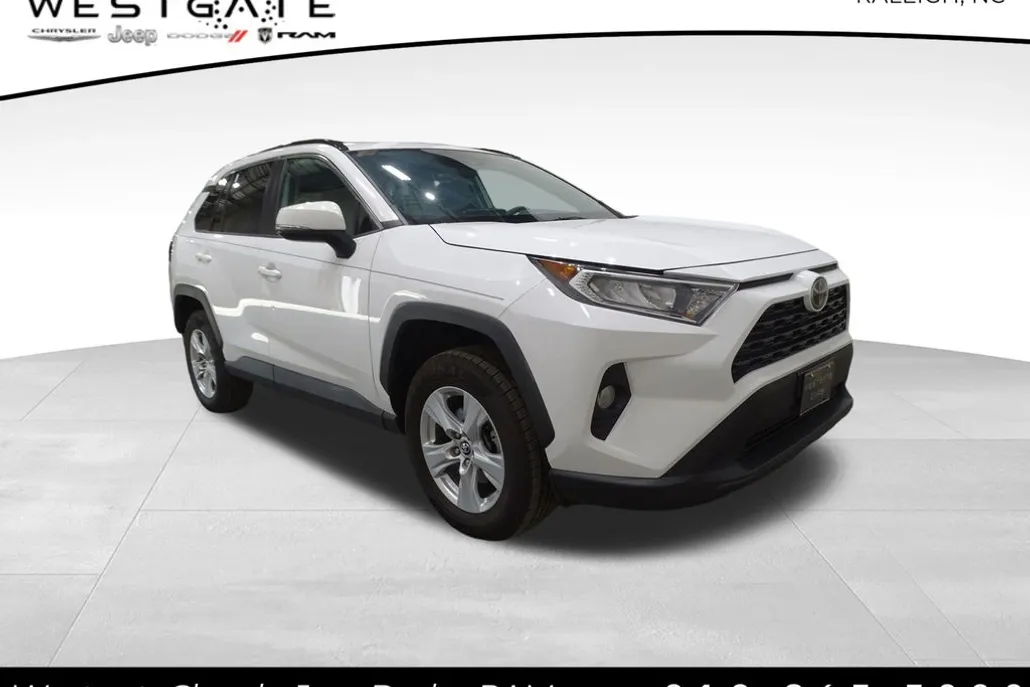 2019 Toyota RAV4 XLE photo 1