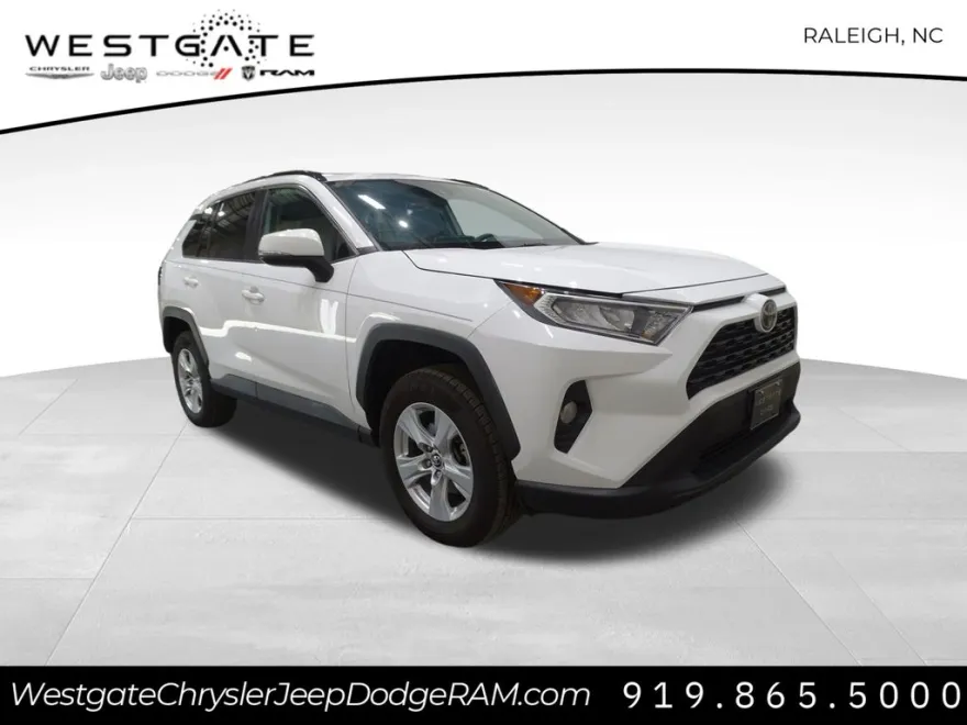 2019 Toyota RAV4 XLE photo 1
