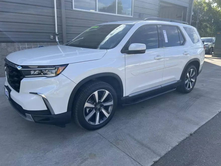 2024 Honda Pilot Touring photo 1