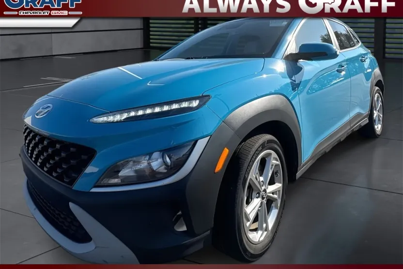 2022 Hyundai Kona SEL photo 1