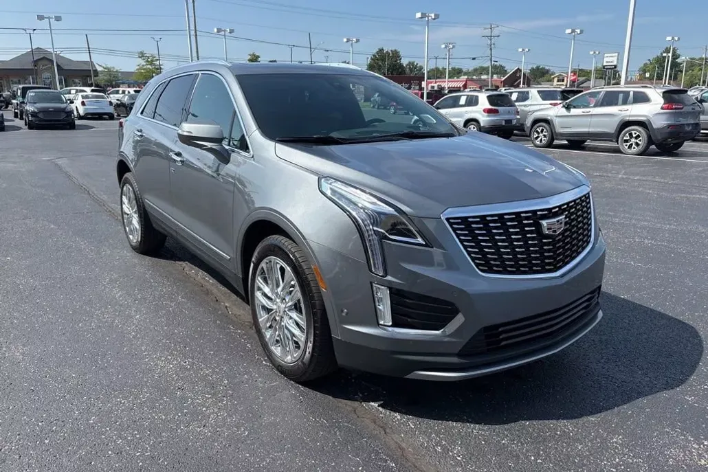 2022 Cadillac XT5 Platinum Premium Luxury photo 1