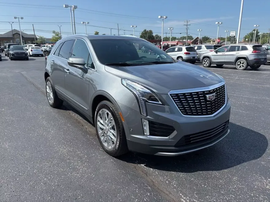 2022 Cadillac XT5 Platinum Premium Luxury photo 1