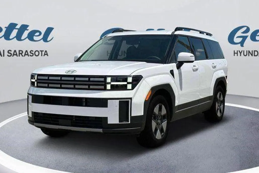 2025 Hyundai Santa Fe SEL photo 1