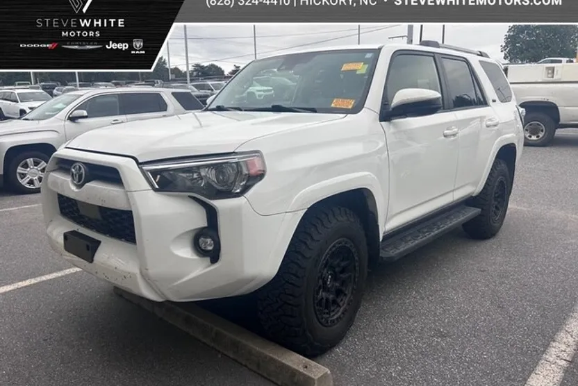 2023 Toyota 4Runner SR5 photo 1