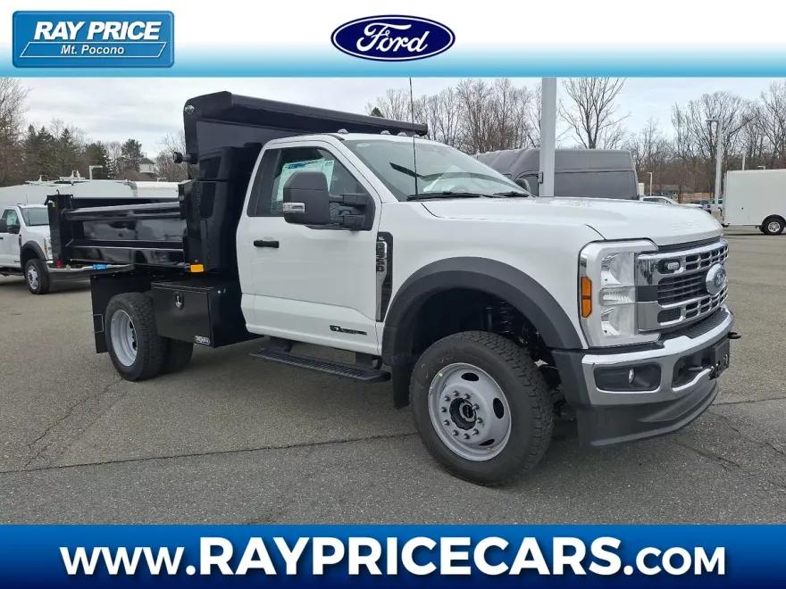 2025 Ford F-550 XL photo 1