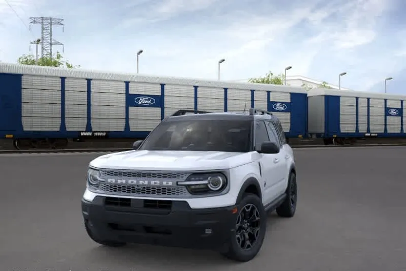 2025 Ford Bronco Sport Outer Banks photo 1