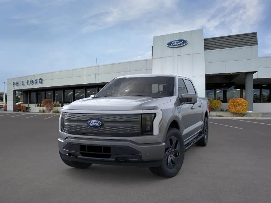 2025 Ford F-150 Lightning Lariat photo 1